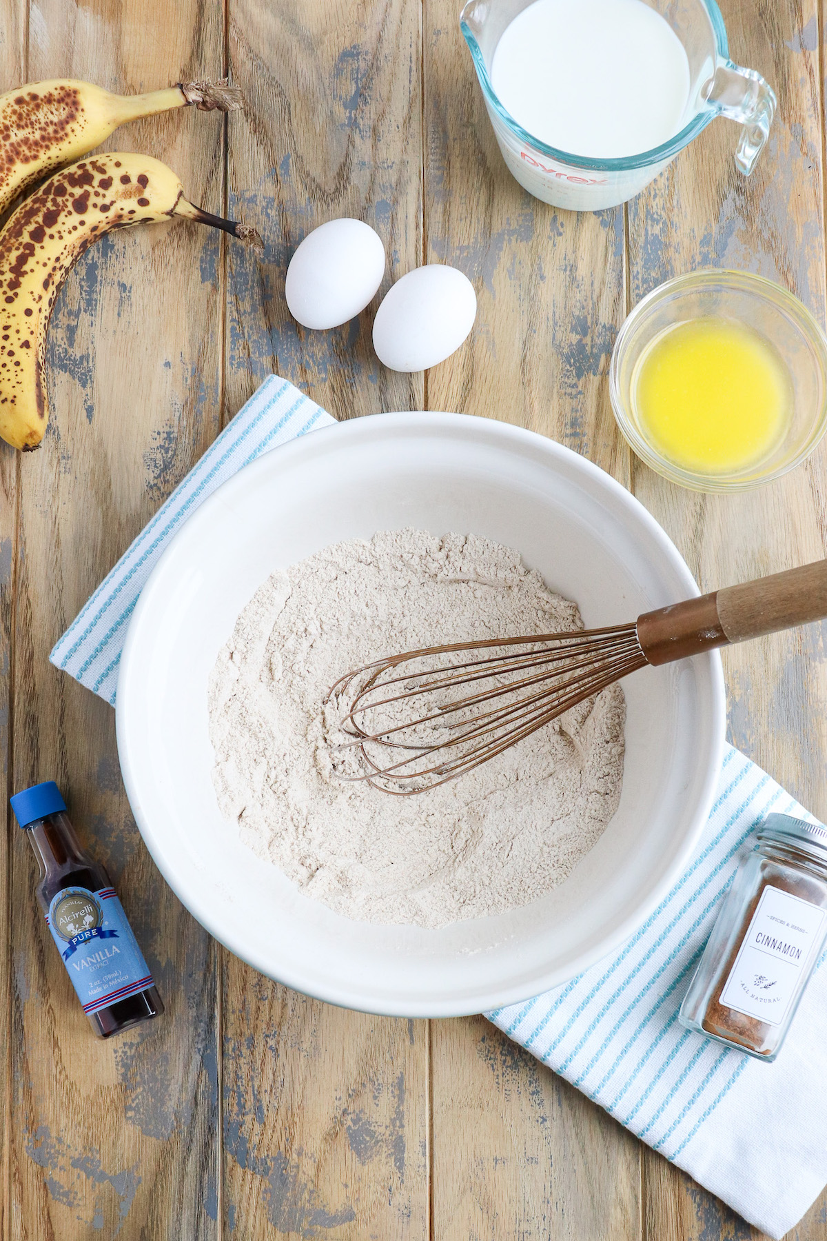 ingredients needed to make banana pancakes